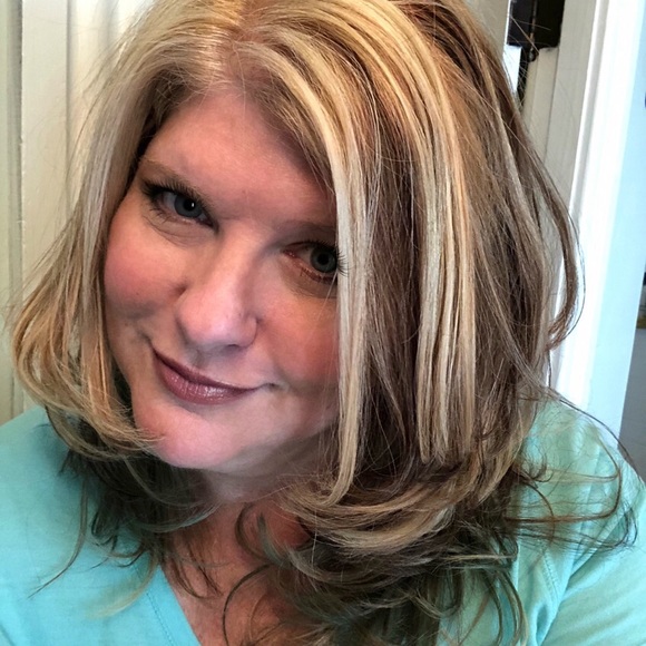 Meet your Posher, Lisa - Picture 4 of 8